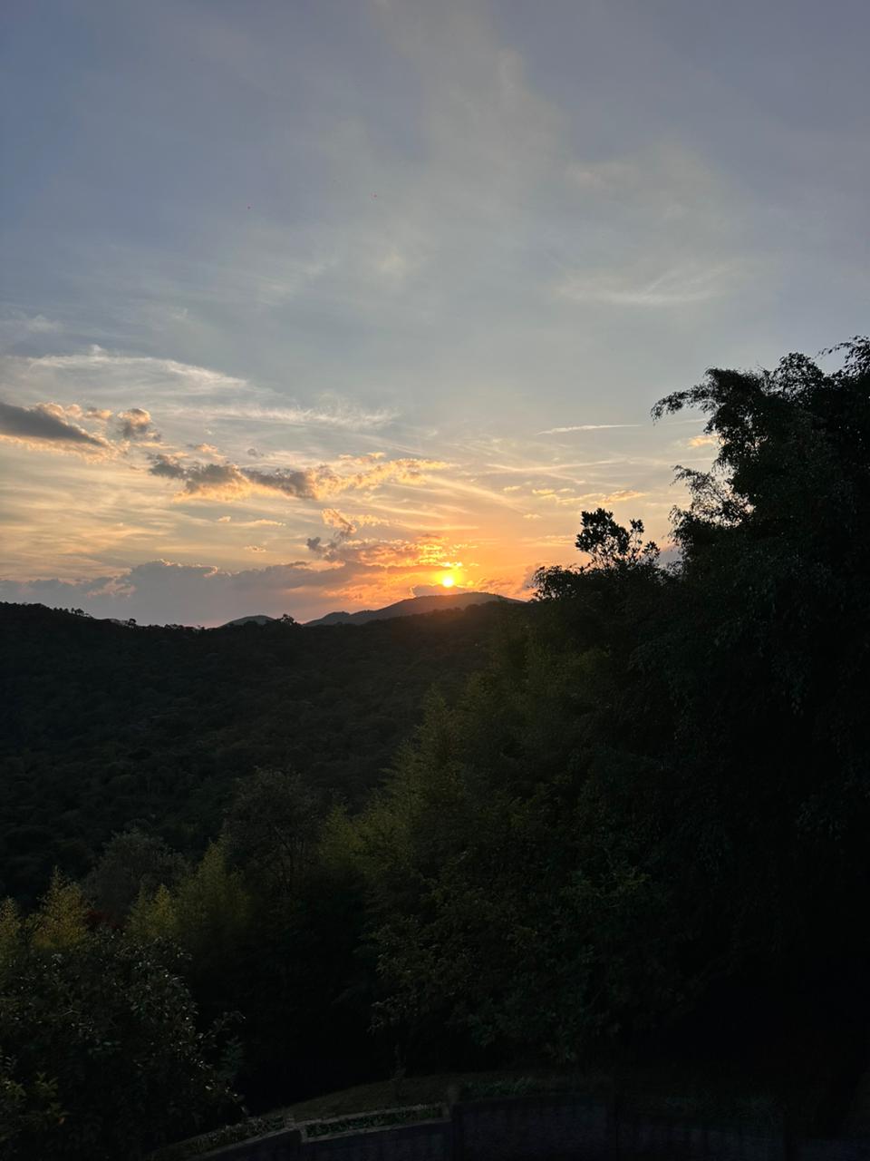 Pôr do sol nas montanhas
